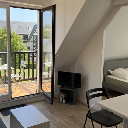 Appartement 2 Pieces En Bord De Mer Avec Acces Direct A La Plage De Cabourg, Proche Thalassotherapie - Fr-1-487-336 Buitenkant foto