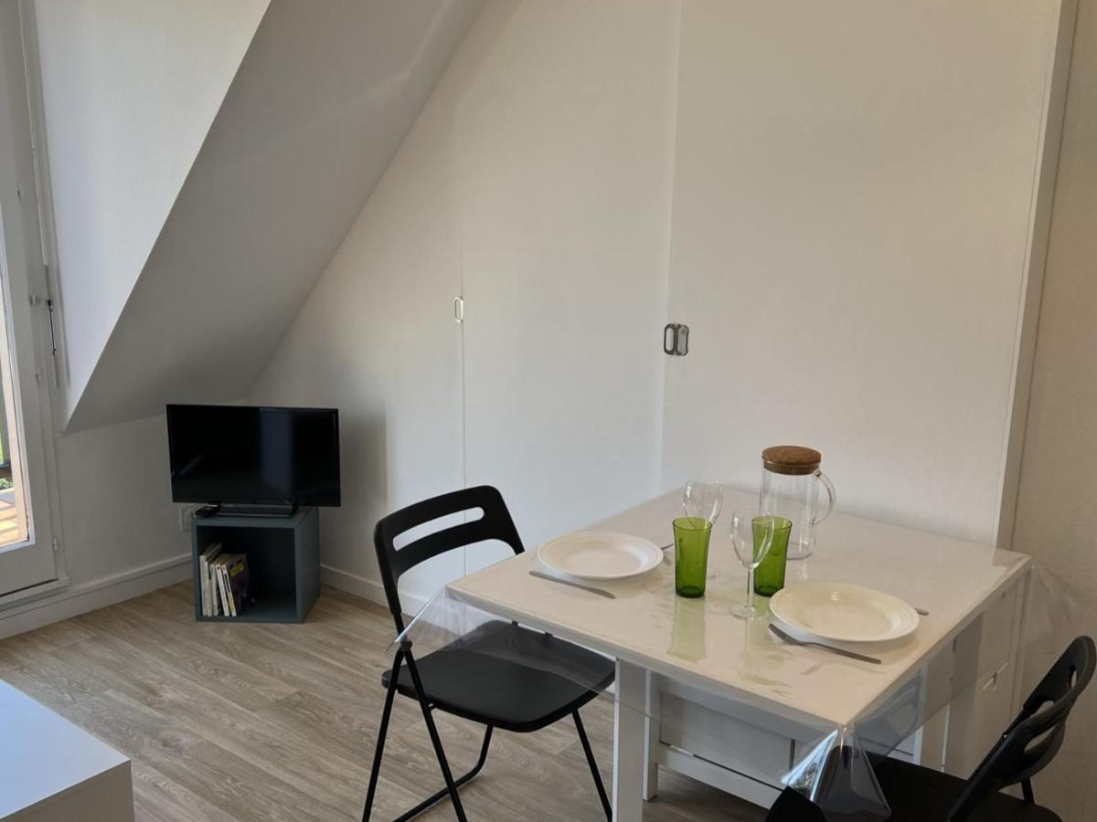 Appartement 2 Pieces En Bord De Avec Acces Direct A La De Cabourg, Proche Thalassotherapie - Fr-1-487-336