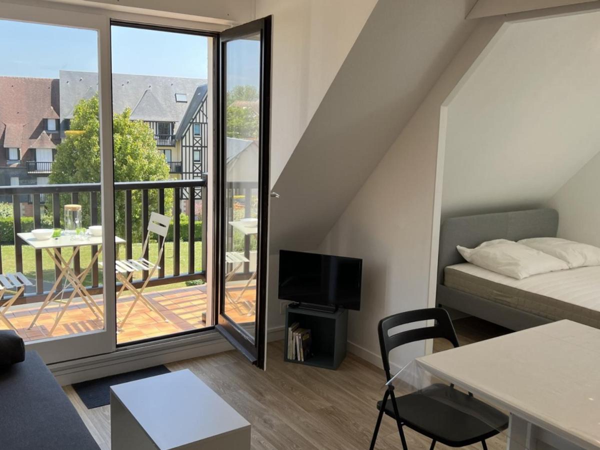 2 Pieces En Bord De Avec Acces Direct A La De Cabourg, Proche Thalassotherapie - Fr-1-487-336 * Cabourg